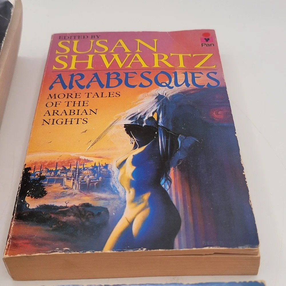 Brent Weeks Elizabeth Boyer Fantasy Book Lot 4 Paperbacks Epic‎ Magic Good